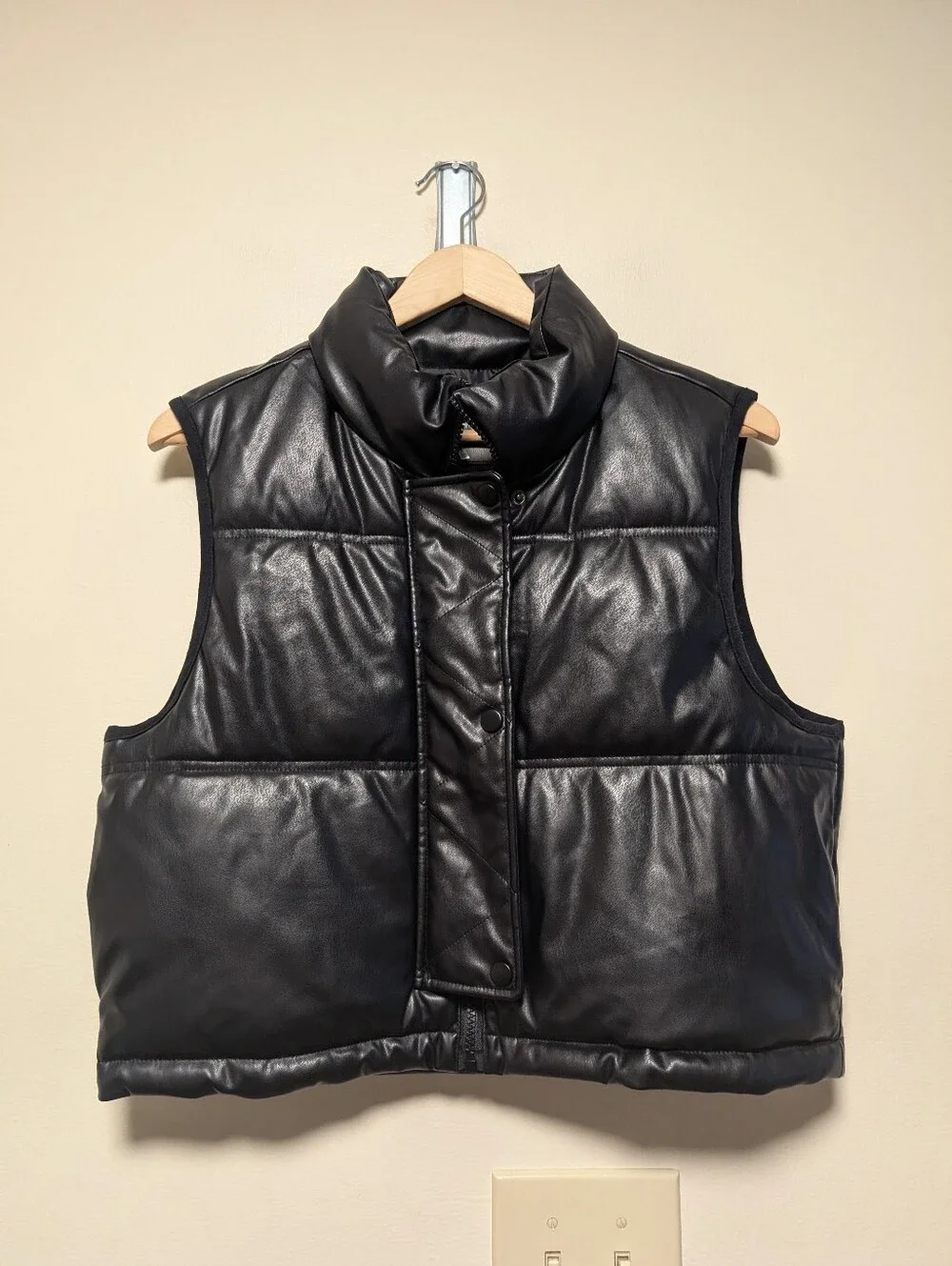 GiSono Black Faux Leather Cropped Puffer Vest Women’s Large Y2K Moto